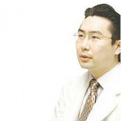 Director Han Jin-Kyu in consultation