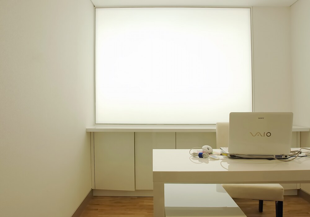 Light therapy room