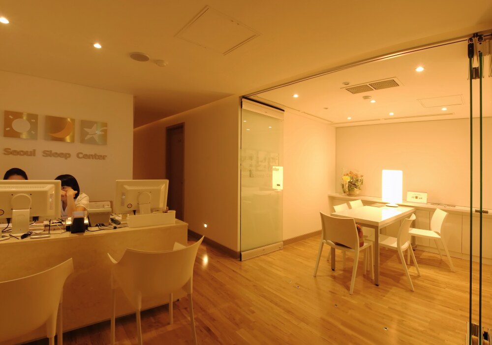 Reception & waiting area
