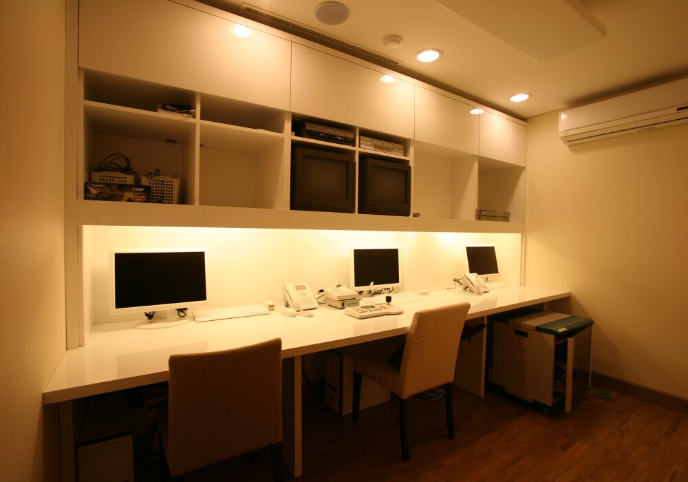 Polysomnography monitoring room